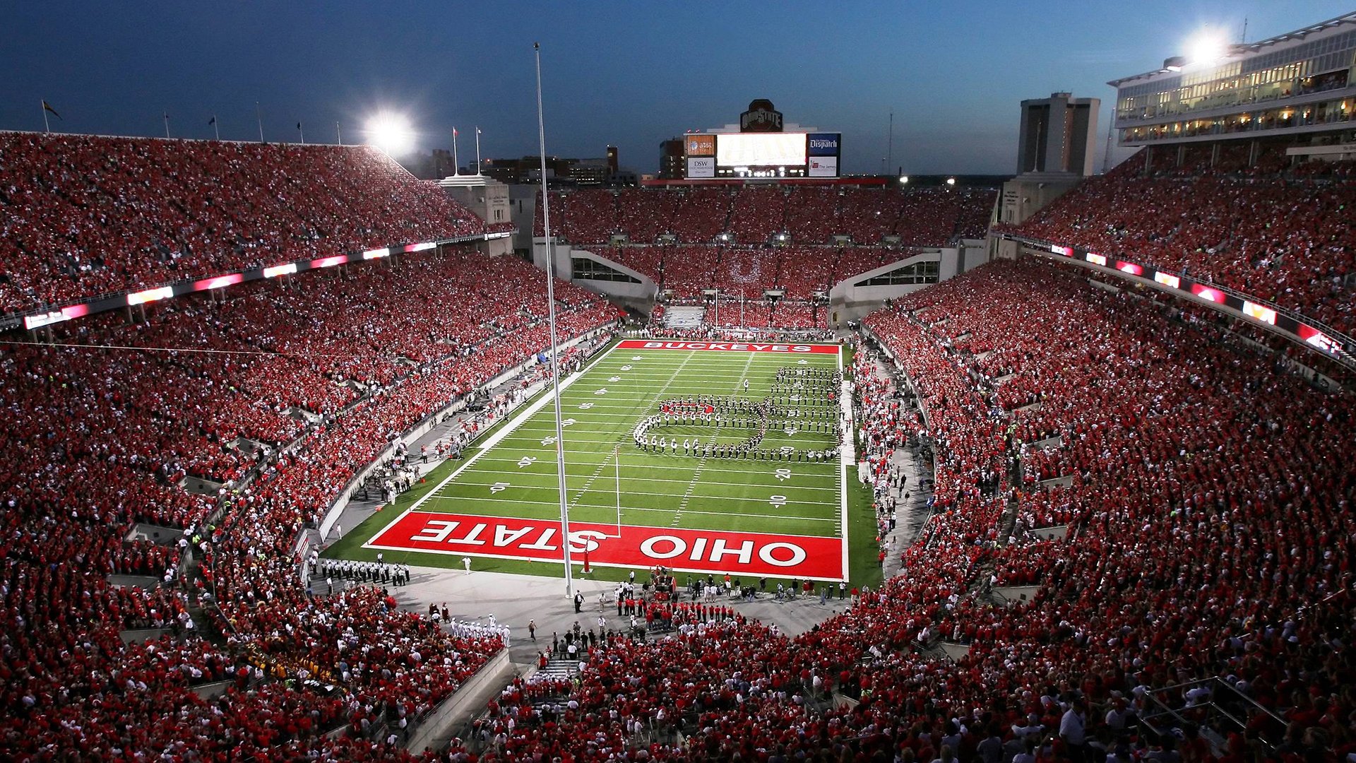 安东·李恩：全黑队的进攻领袖，用精准的传球和快速突破不断撕裂防线