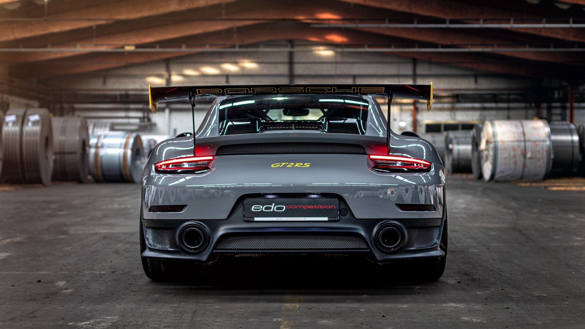 “英超关键战役：球队奋战只为三分”，“英超”